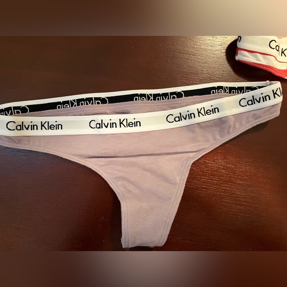 3 NWT Calvin Klein Thongs XS - Picture 2 of 7